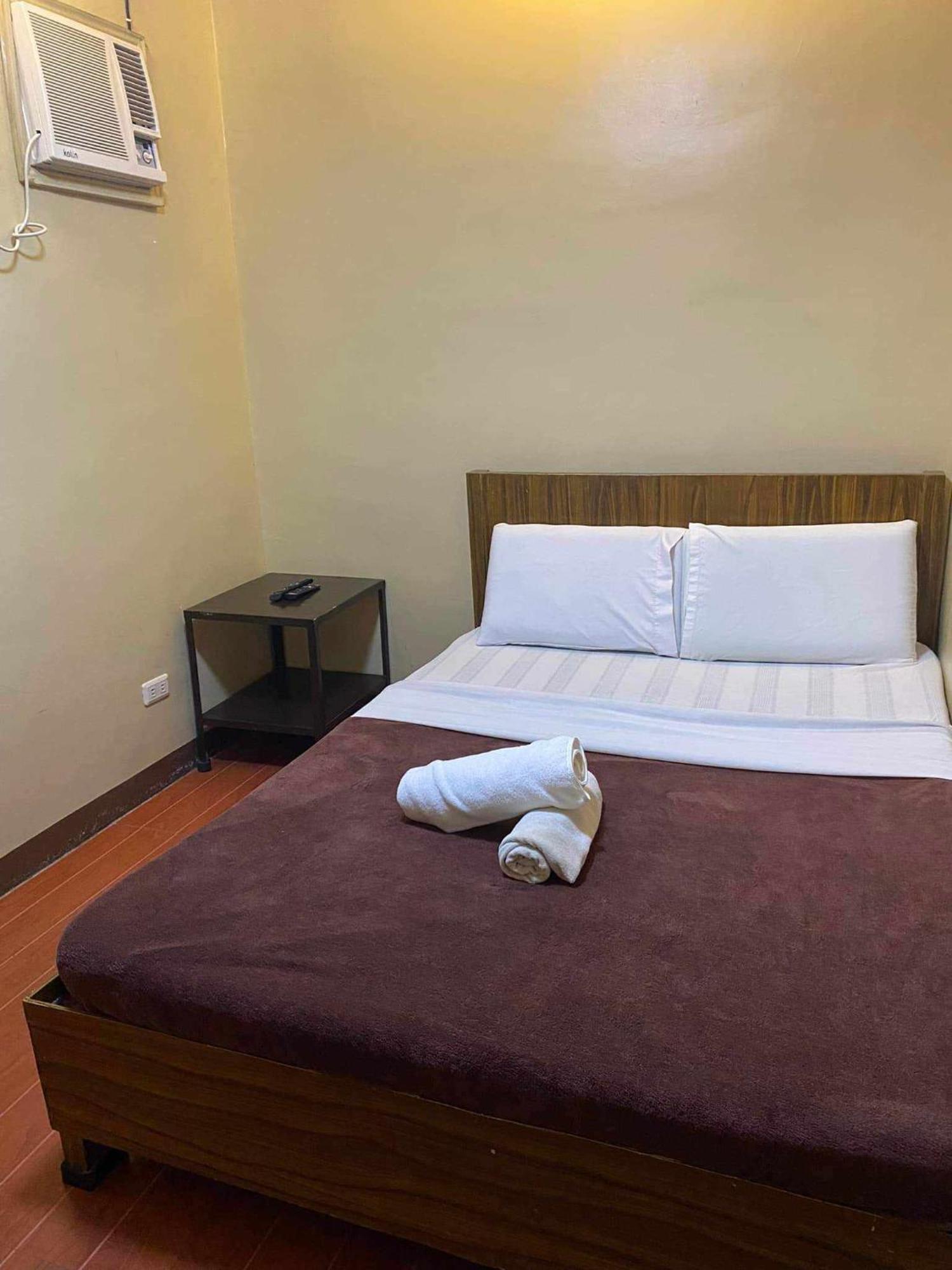East Square Inn Баколод Екстериор снимка