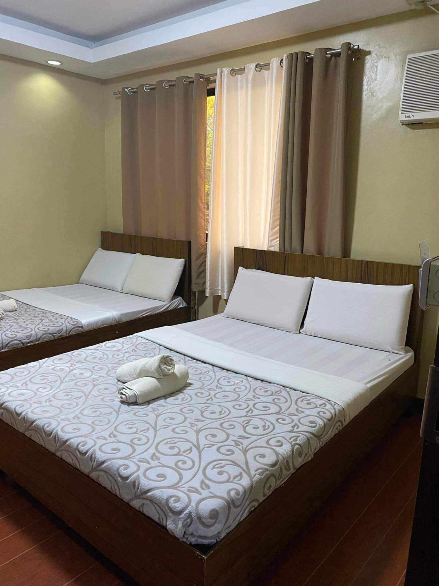 East Square Inn Баколод Екстериор снимка