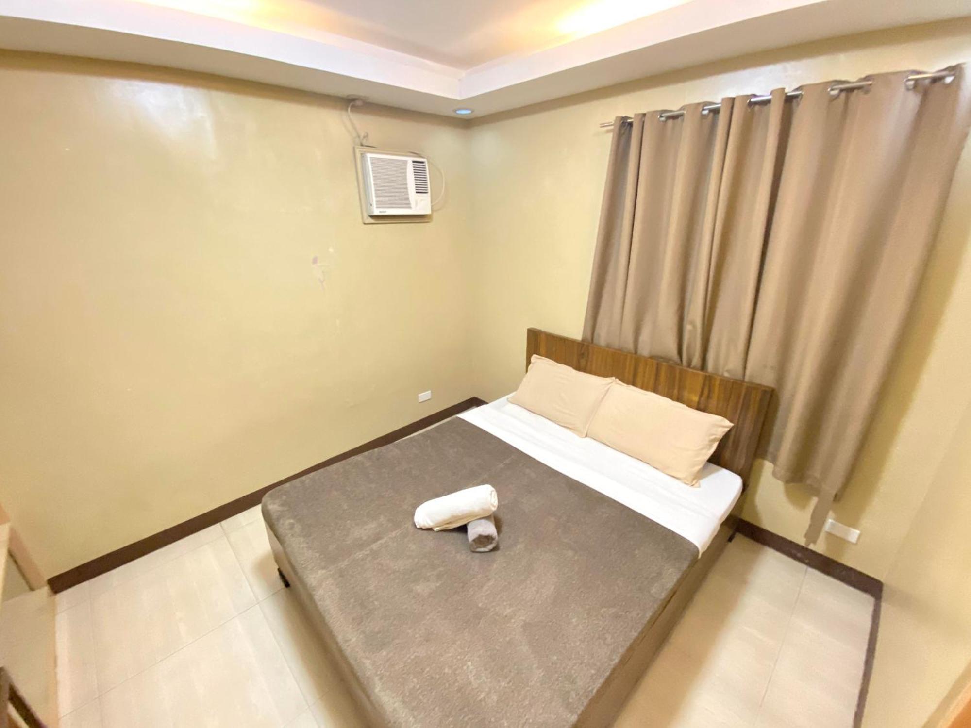 East Square Inn Баколод Екстериор снимка