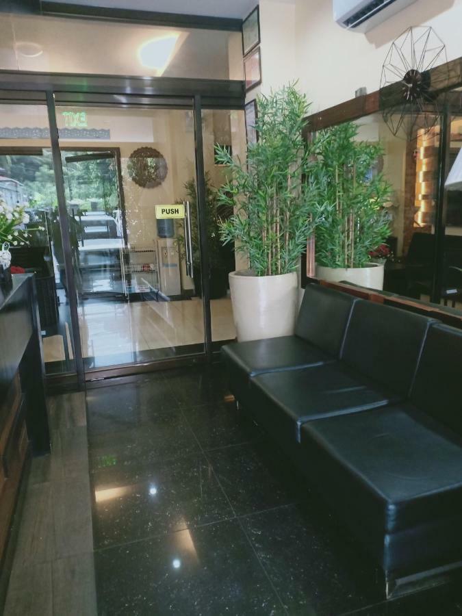 East Square Inn Баколод Екстериор снимка