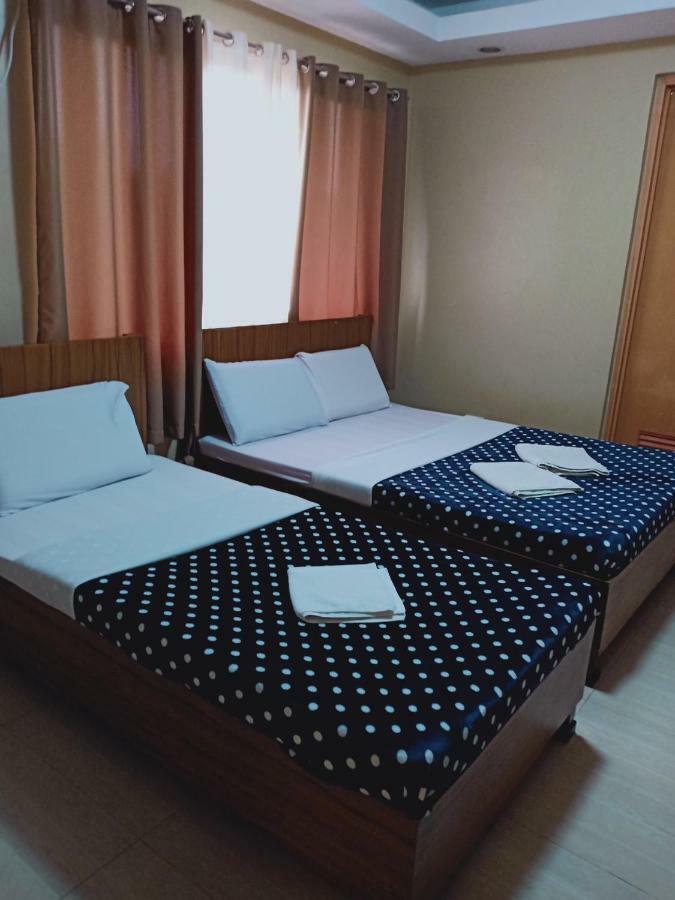 East Square Inn Баколод Екстериор снимка