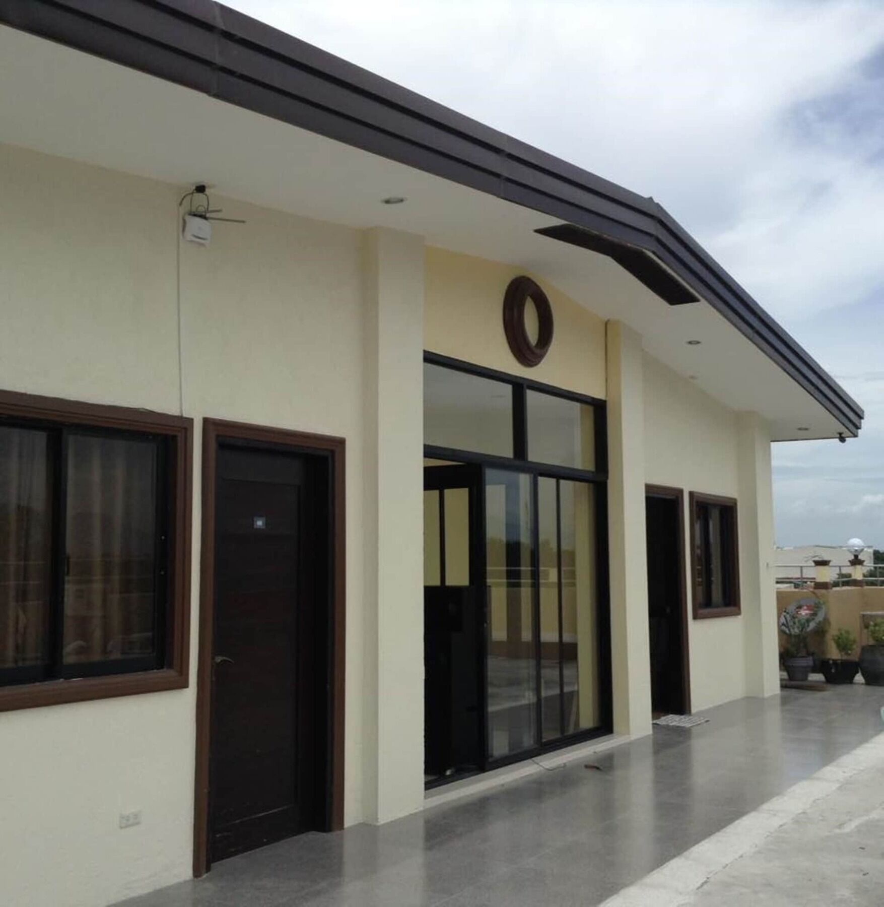 East Square Inn Баколод Екстериор снимка