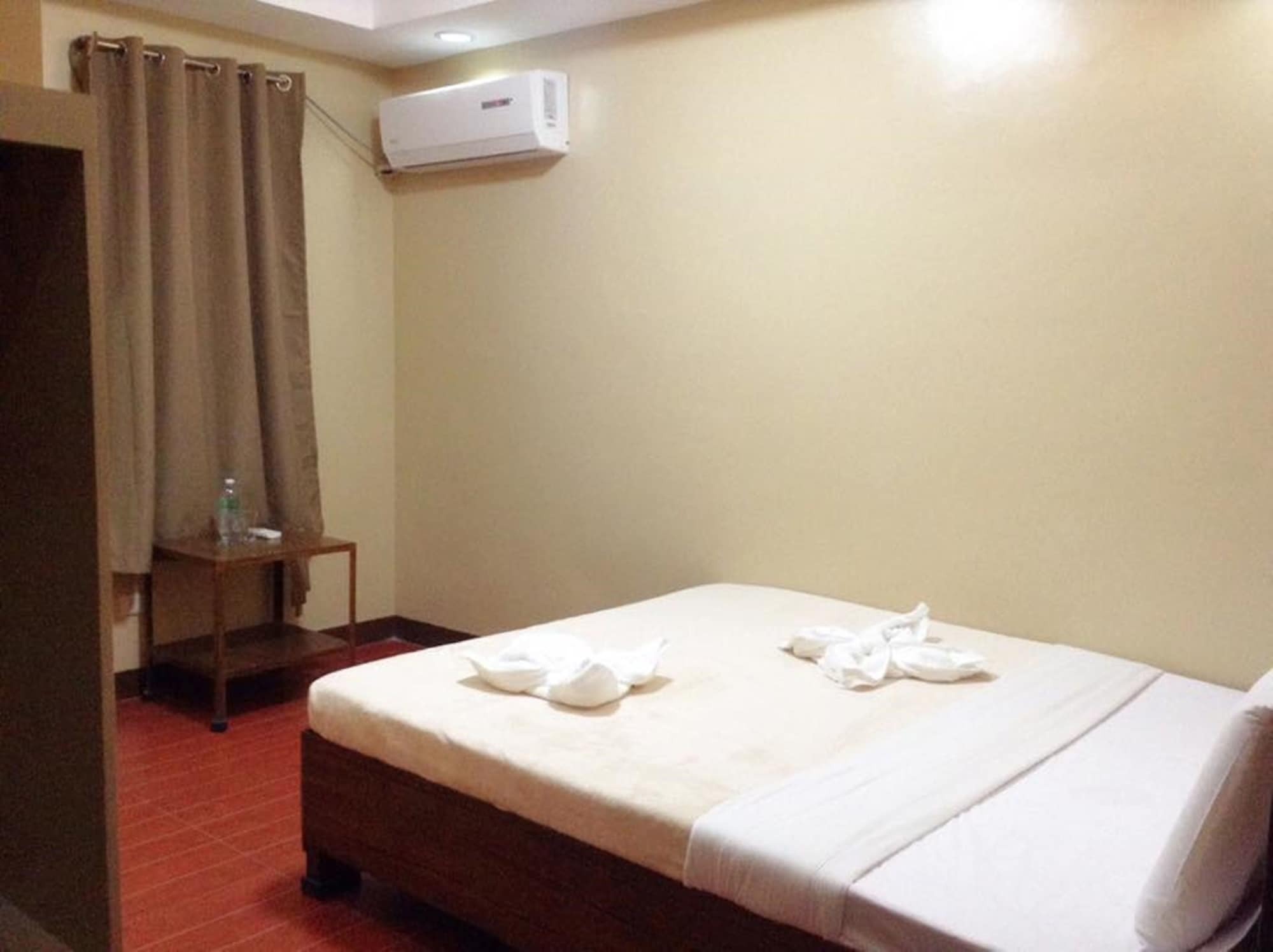 East Square Inn Баколод Екстериор снимка